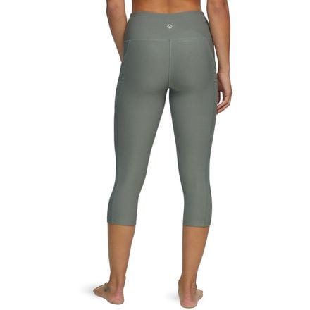 Vogo Activewear - Solid Capri With Sport Mesh Pockets - Women's