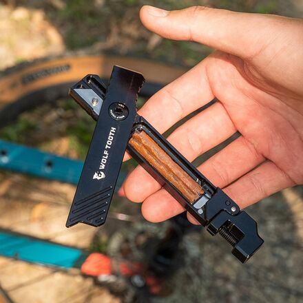 Wolf Tooth Components - 8-Bit Chainbreaker + Utility Knife Multi-Tool