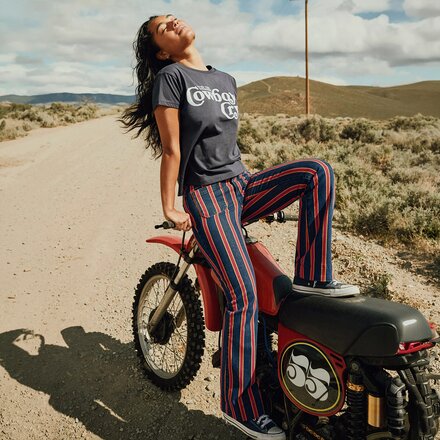 Wrangler - Mid Rise Rainbow Flare Pant - Women's