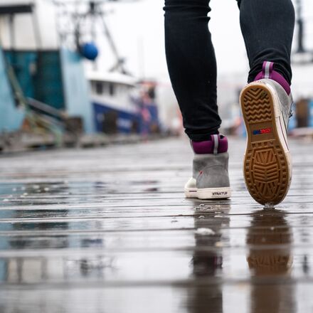 Xtratuf - Ankle 6in Lace Leather Deck Boot - Women's