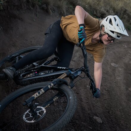 Yeti Cycles - MT XT Di2 Mountain Bike