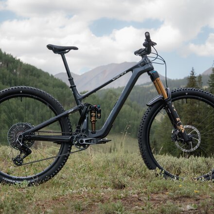 Yeti Cycles - MT XT Di2 Mountain Bike