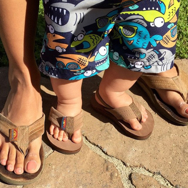 toddler rainbow flip flops