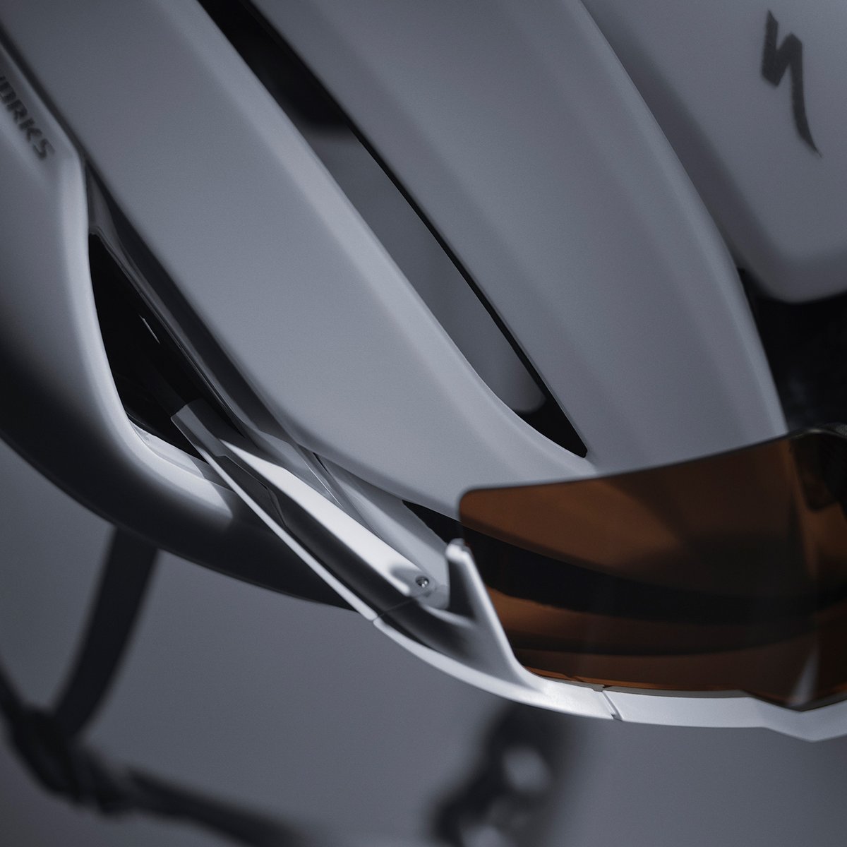 An closeup of the Specialized Evade sunglasses storage detail.