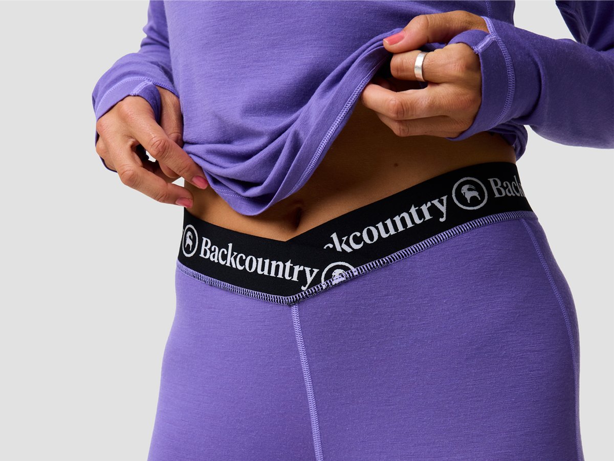 A closeup of the V-waistband on the Cedars RWS Merino Lightweight bottom.