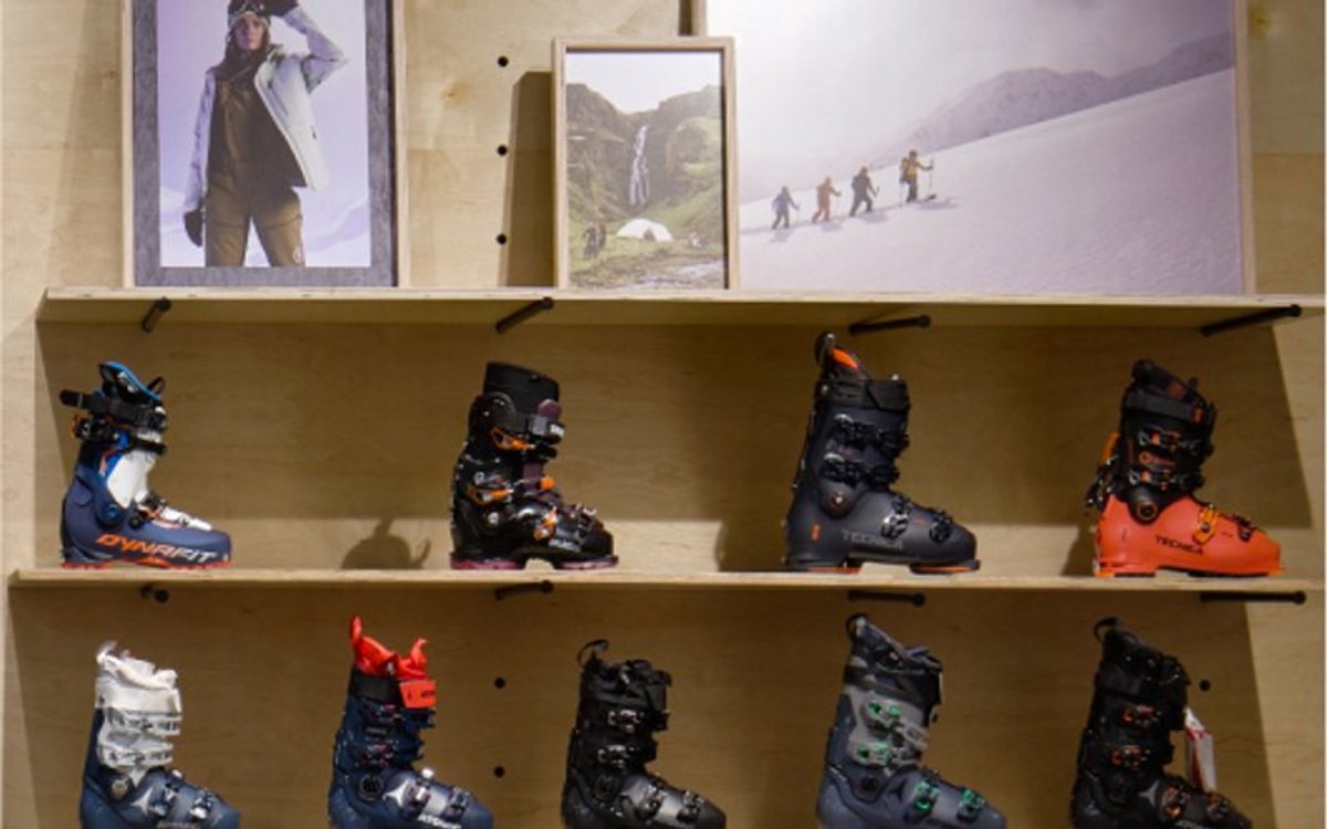 Store Hours & In-store Pickup
