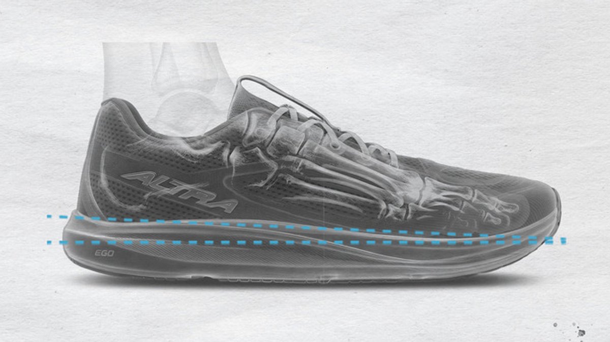 Side view x-ray style image of bone foot and ankle inside an Altra shoe with low drop highlighted