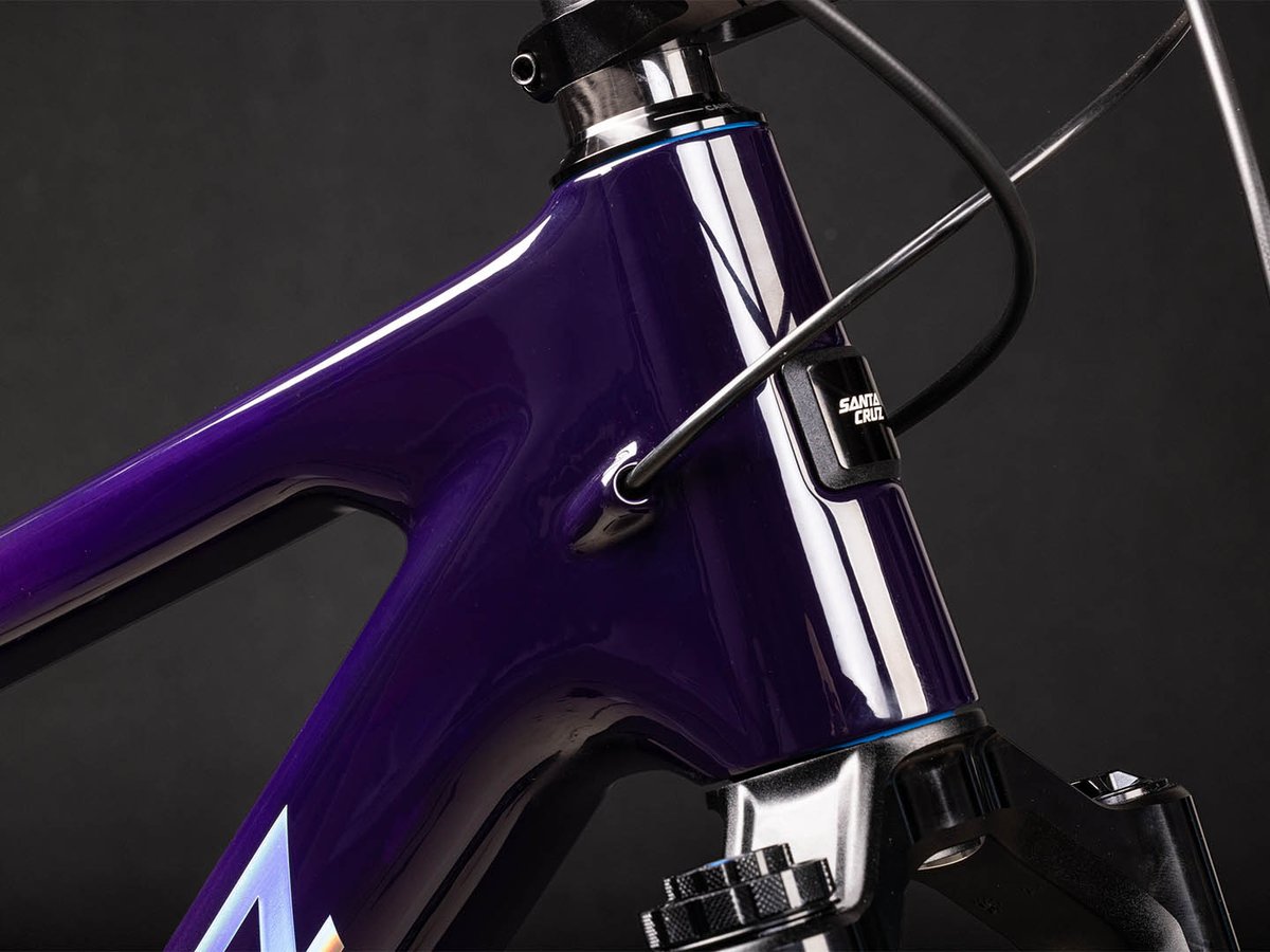  Close-up of the Tallboy's head tube.